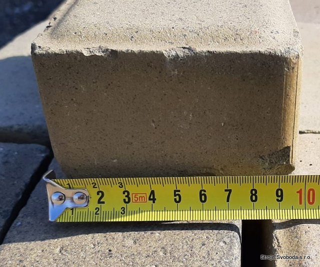 Dlažba betonová žlutá rozměry viz fotografie (Dlazba betonova zluta presne rozmery Viz fotografie asi 120 kusu (3).jpg)